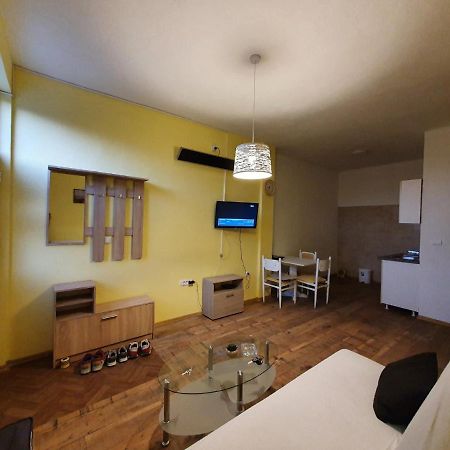Apartmani Sarti บันยาลูกา ภายนอก รูปภาพ